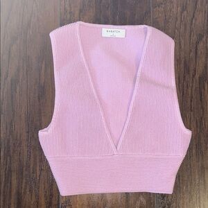 Babaton Lilac V-Neck Ribbed Knit Cropped Top
